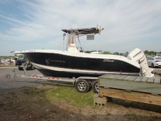 Seaswirl 2301 Center Console - main image