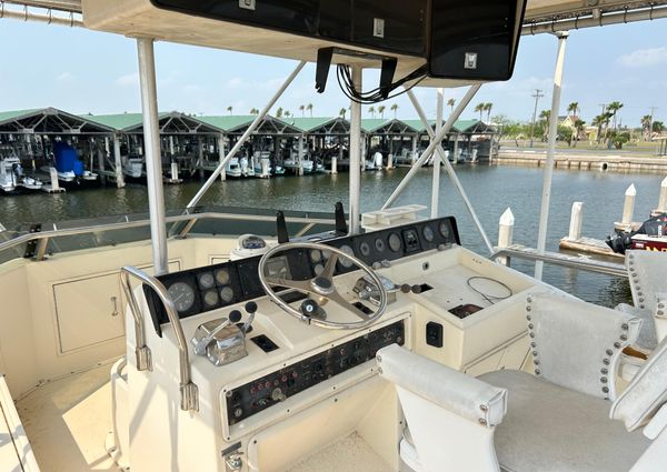 Hatteras 45 Convertible image