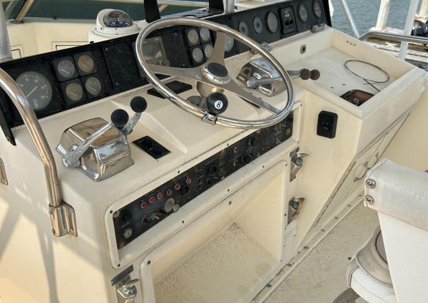 Hatteras 45 Convertible image