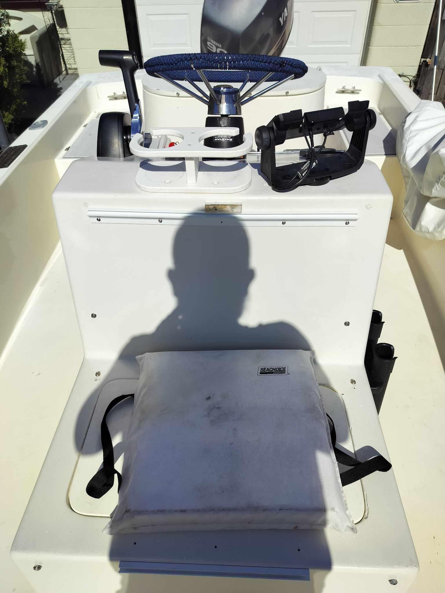 1988 Mako 171 center console