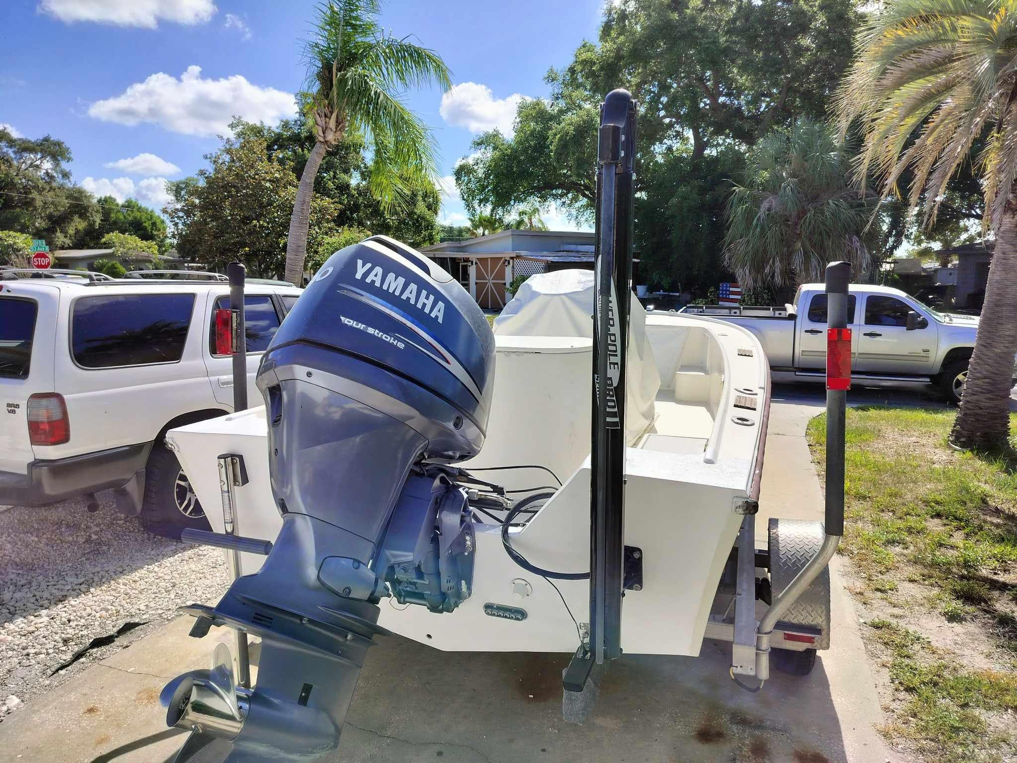 1988 Mako 171 center console