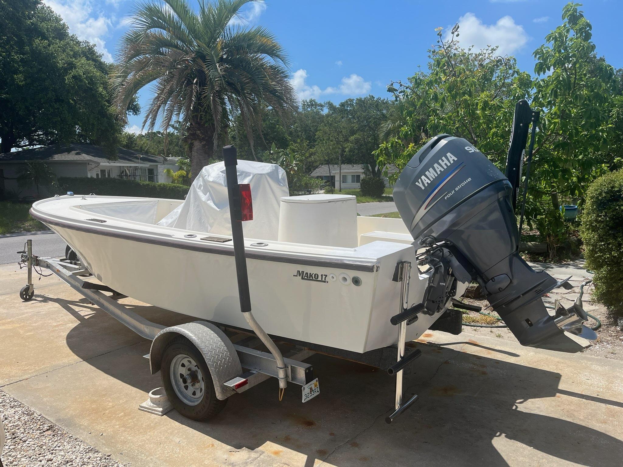 1988 Mako 171 center console