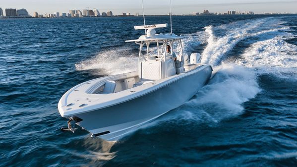 Yellowfin 32 image