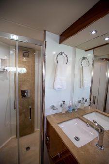 Sunseeker 86 Yacht image