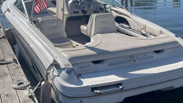 Sea Ray 210 Bow Rider 