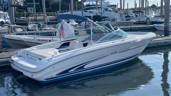 Sea Ray 210 Bow Rider 