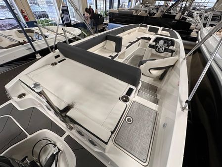 Bayliner DECKBOAT-DX-2000 image