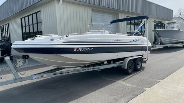 Hurricane SunDeck Sport 231 OB