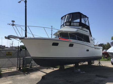 Carver 32 Flybridge image