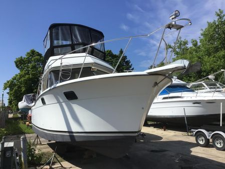 Carver 32 Flybridge image