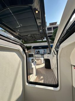 Fairline F33 image