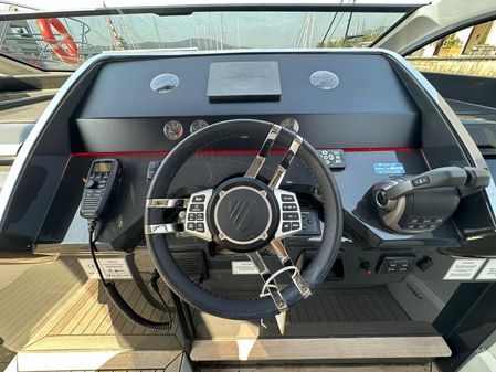 Fairline F33 image