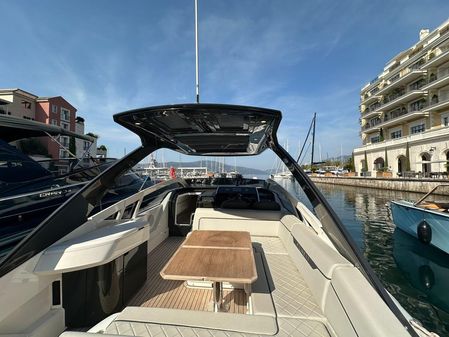 Fairline F33 image