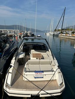 Fairline F33 image