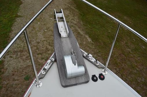 Holland 32-DOWNEAST-HARDTOP-CRUISER image