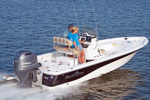 NauticStar 215 XTS Shallow Bay - main image
