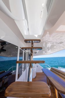 Viking 92 Skybridge image