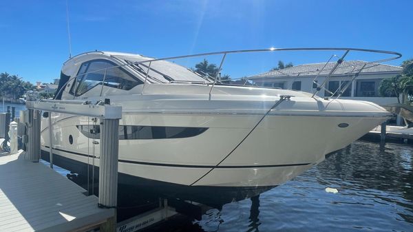 Sea Ray Sundancer 350 Coupe