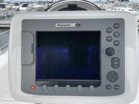 Hunter 33 image