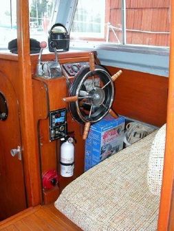 Custom 21 Motor Sailer image