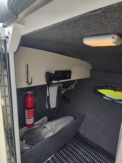 Formula 270 Bowrider image