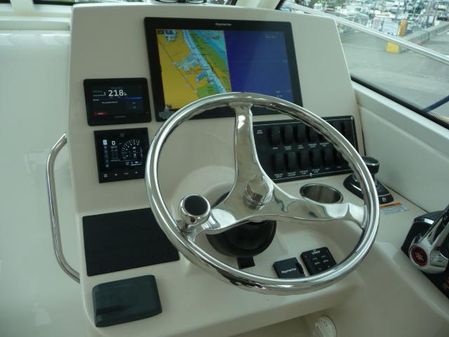 Boston Whaler 285 Conquest Pilothouse image
