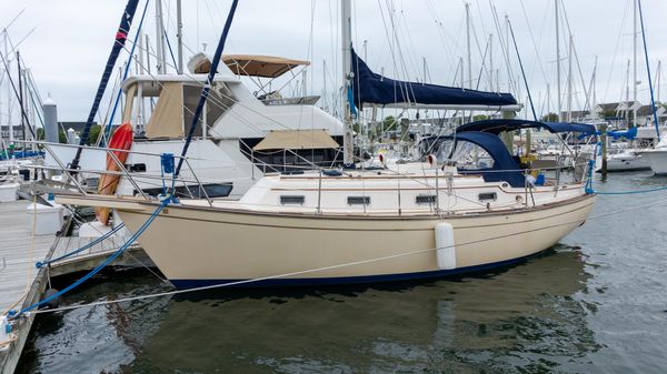 Island Packet 29 