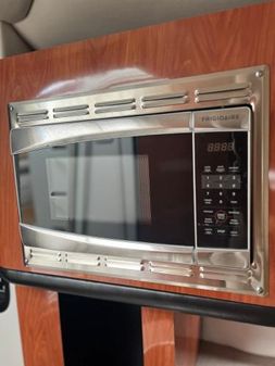 Crownline 294-CR image