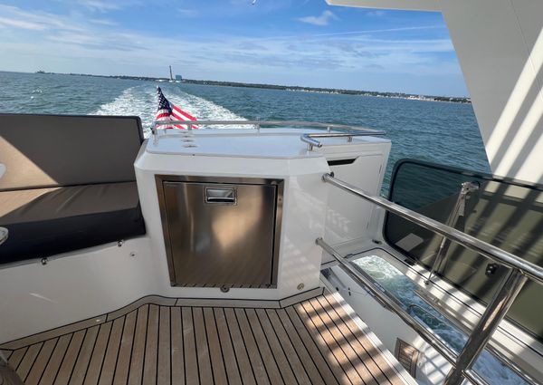 Galeon 660 Fly image