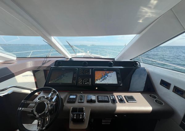 Galeon 660 Fly image