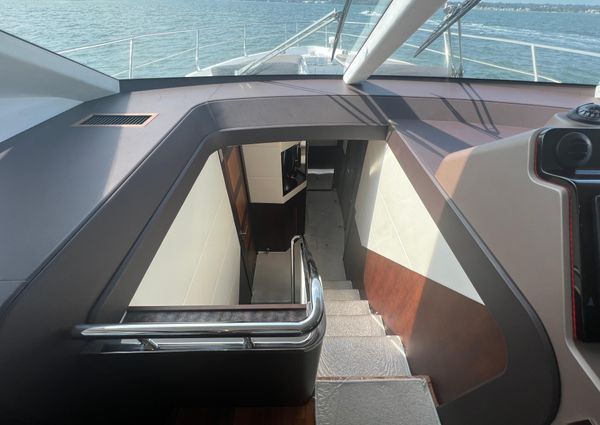 Galeon 660 Fly image