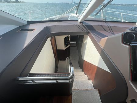 Galeon 660 Fly image