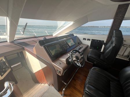 Galeon 660 Fly image