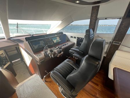 Galeon 660 Fly image