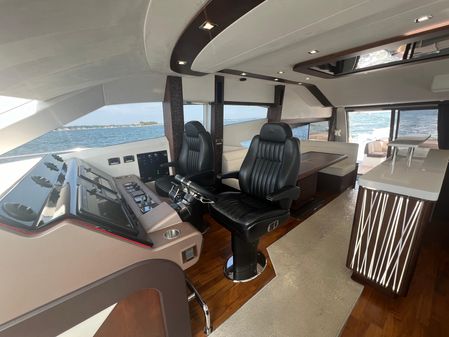 Galeon 660 Fly image