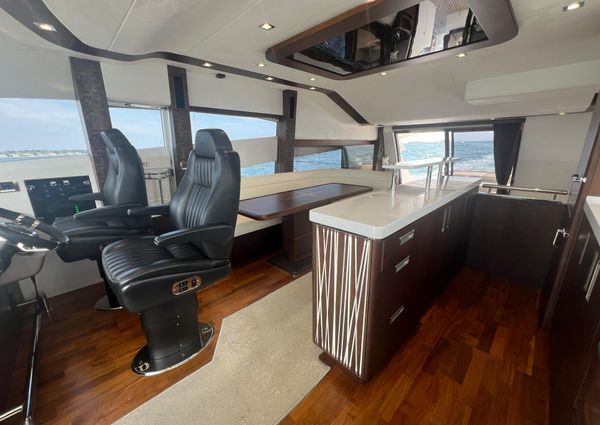 Galeon 660 Fly image