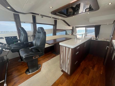 Galeon 660 Fly image