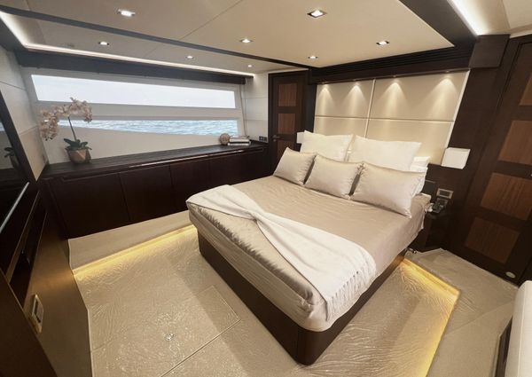 Galeon 660 Fly image