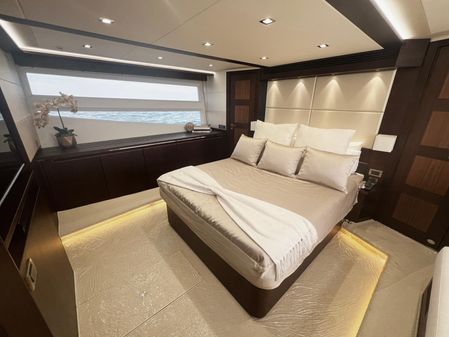 Galeon 660 Fly image