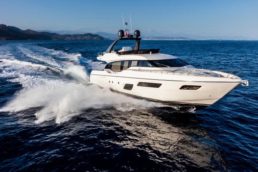 Ferretti-yachts 700 image