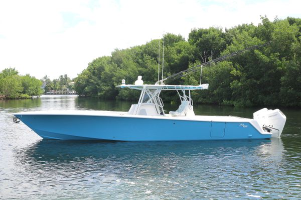 SeaVee 390 B - main image