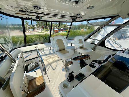 Sea Ray 58 Sedan Bridge image