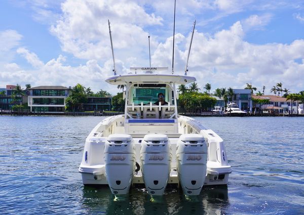 Boston Whaler 350 Outrage image