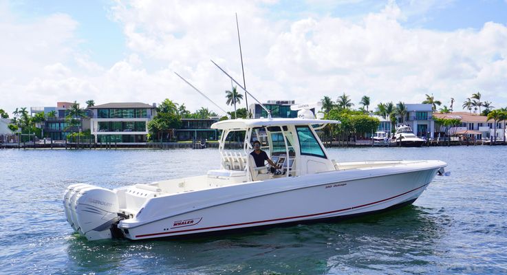 Boston Whaler 350 Outrage - main image