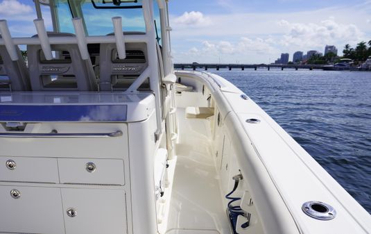 Boston Whaler 350 Outrage image