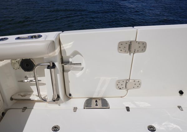 Boston Whaler 350 Outrage image