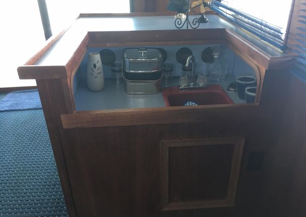 Sport-Yacht House Boat image