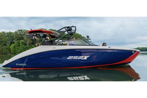 Yamaha Boats 252XE image