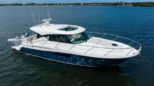 Tiara Yachts 44