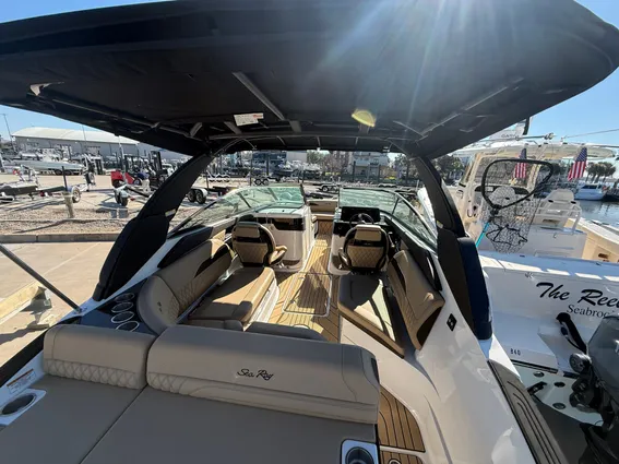 Sea-ray SLX-260-OUTBOARD image